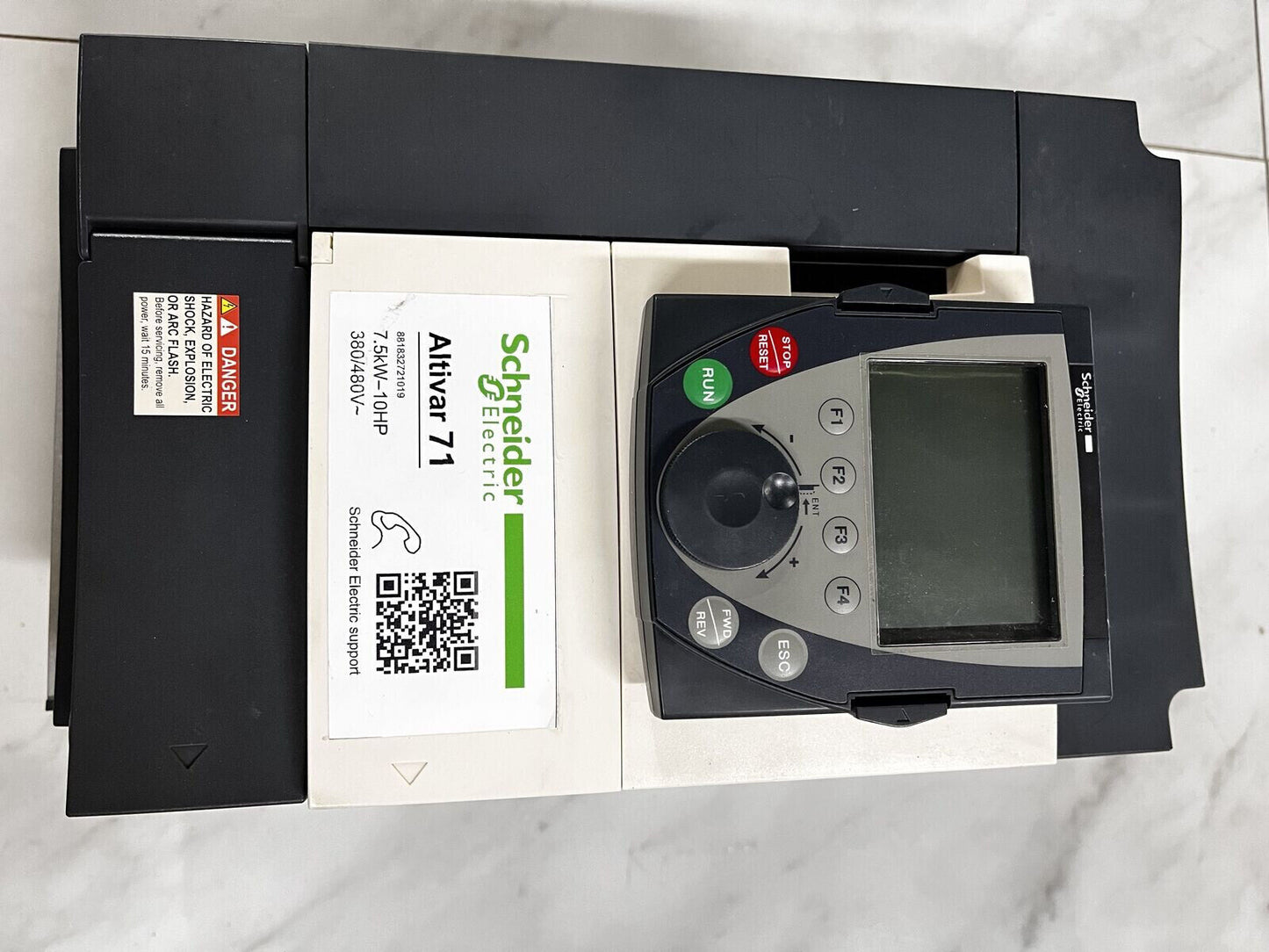 new 1 PC Schneider Inverter ATV71HU75N4Z 7.5KW 380V - SCHNEIDER