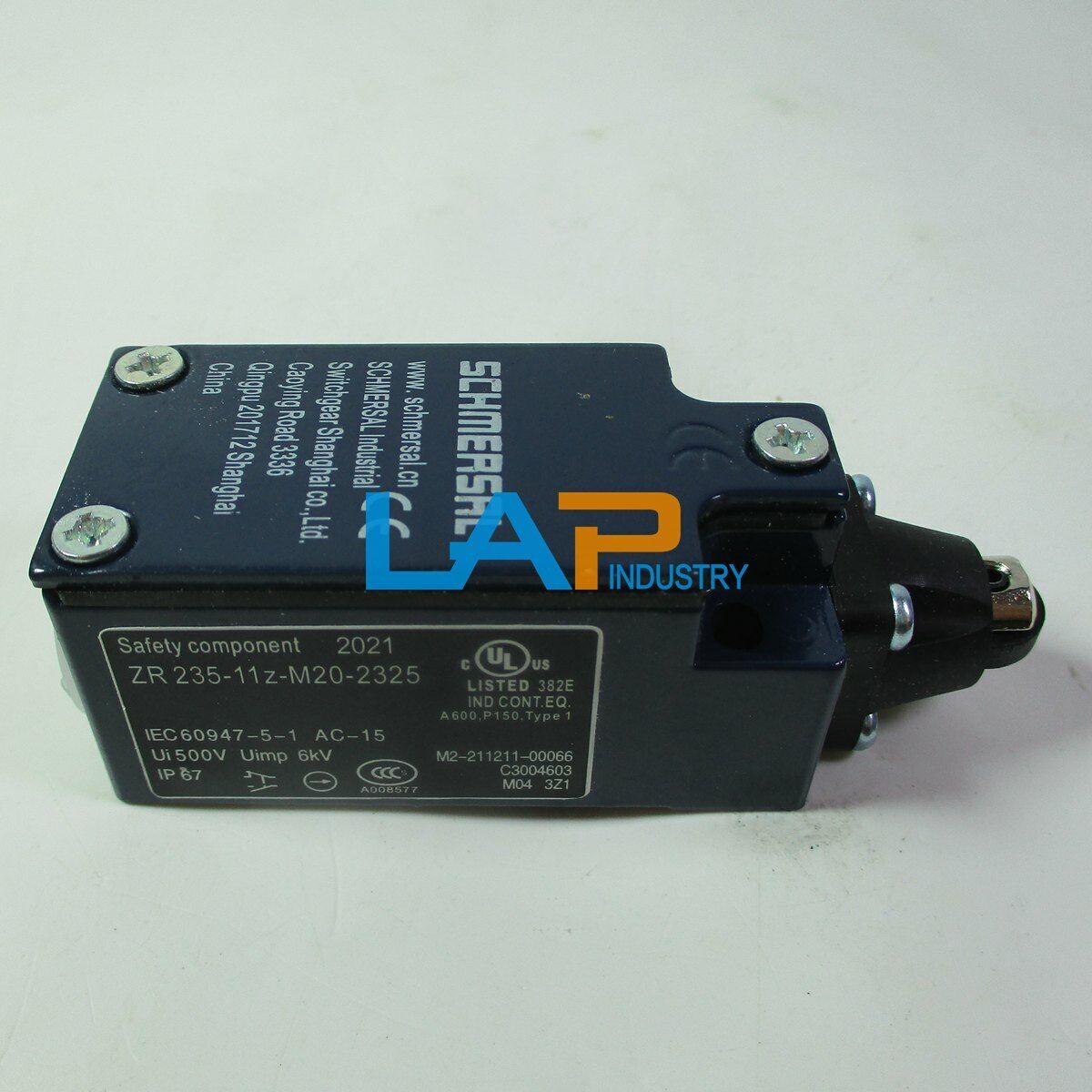 new 1Pcs  For SCHMERSAL limit switch ZR235-11z-m20-2325