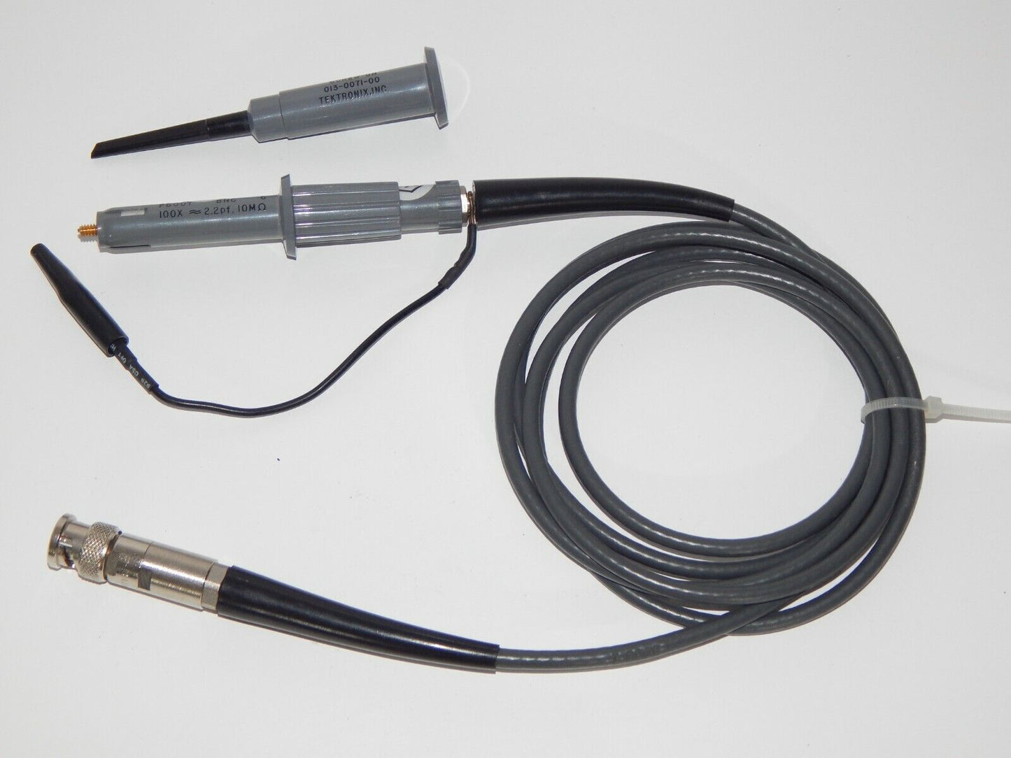 used Tektornix P6007 probe with accessories - TEKTORNIX