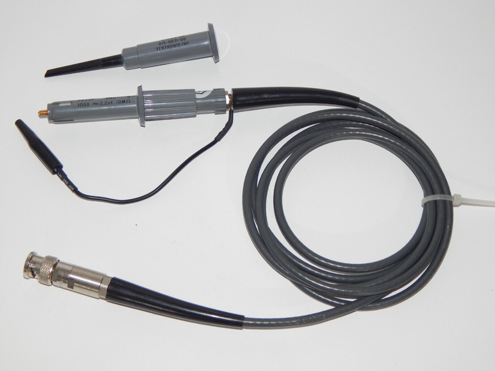 used Tektornix P6007 probe with accessories - TEKTORNIX