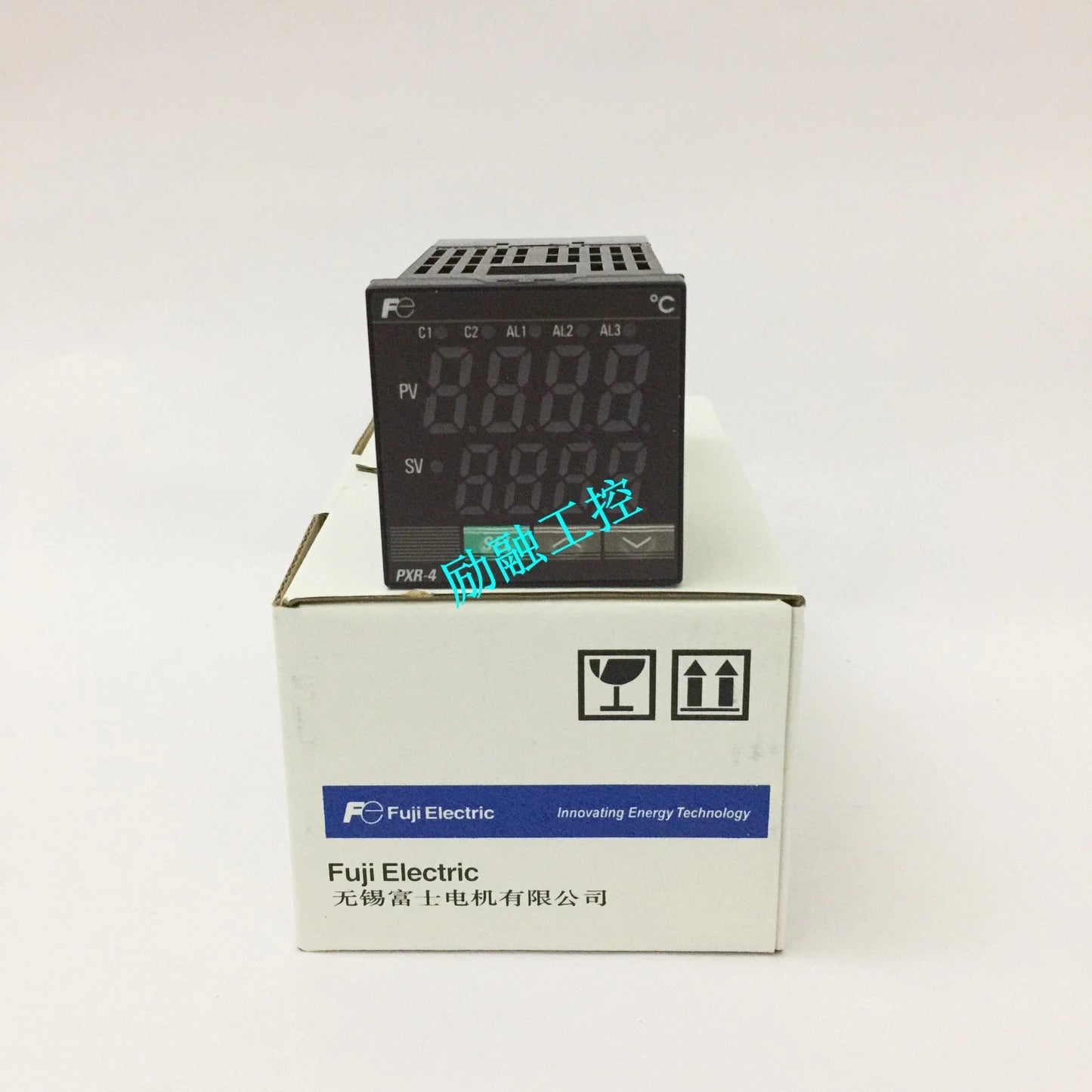 1pcs Fuji thermostat PXR4TCY1-8W000-C