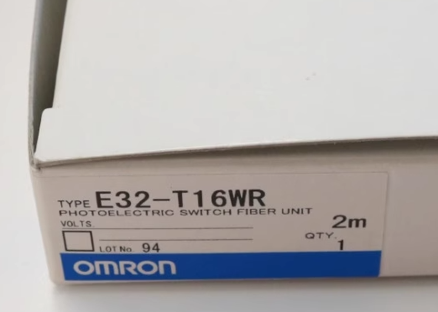 OMRON Automation E32-T16WR Fiber Optic Sensors for High Sensitivity Area Sensing, 30mm - OMRON
