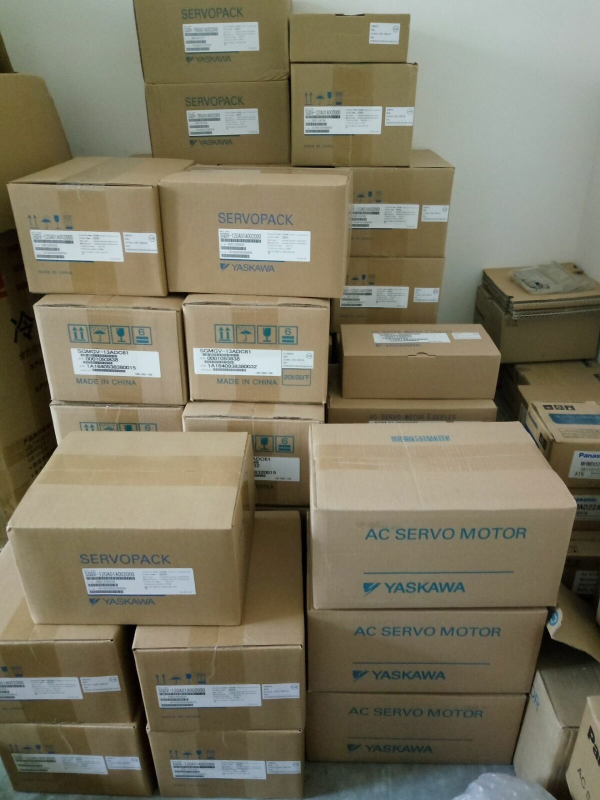 new 1PC YASKAWA SGD7S-2R8A30A002 Servo Driver SGD7S2R8A30A002 ping - YASKAWA