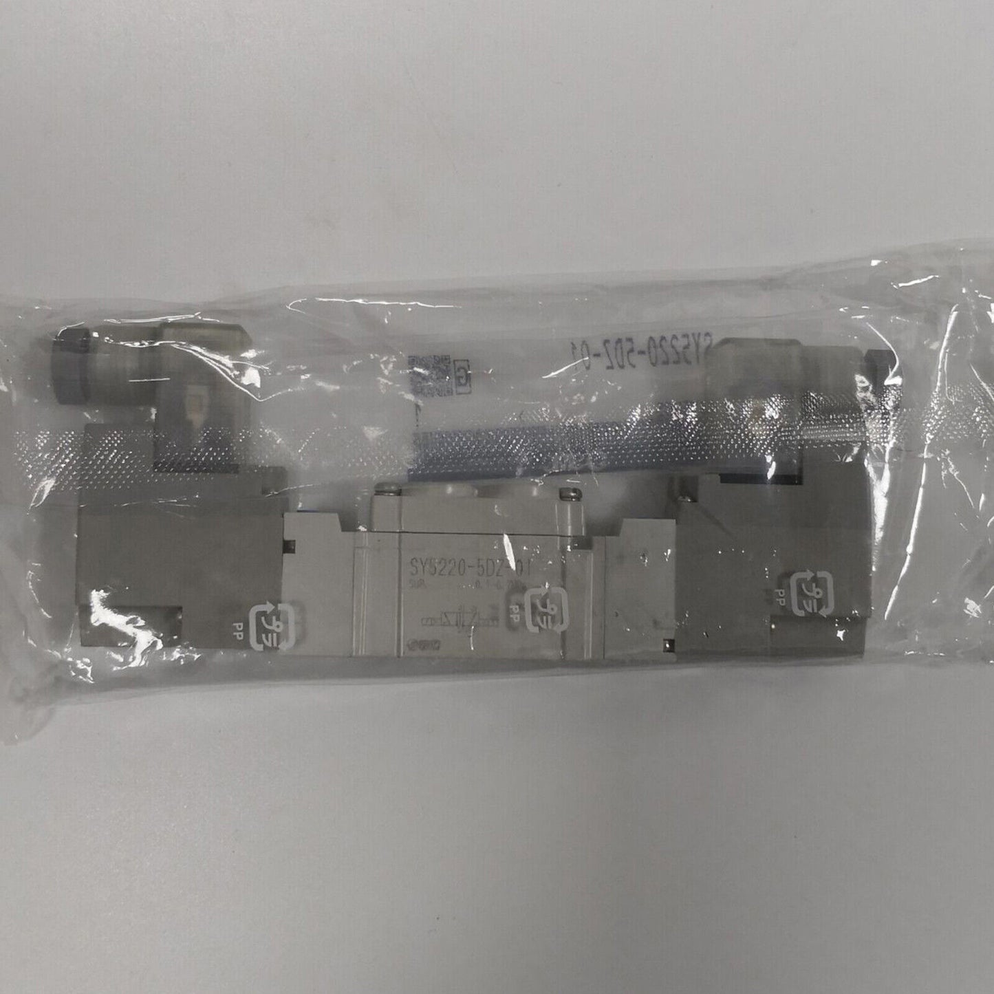 ONE SMC SY5220-5DZ-01 Solenoid Valve - SMC