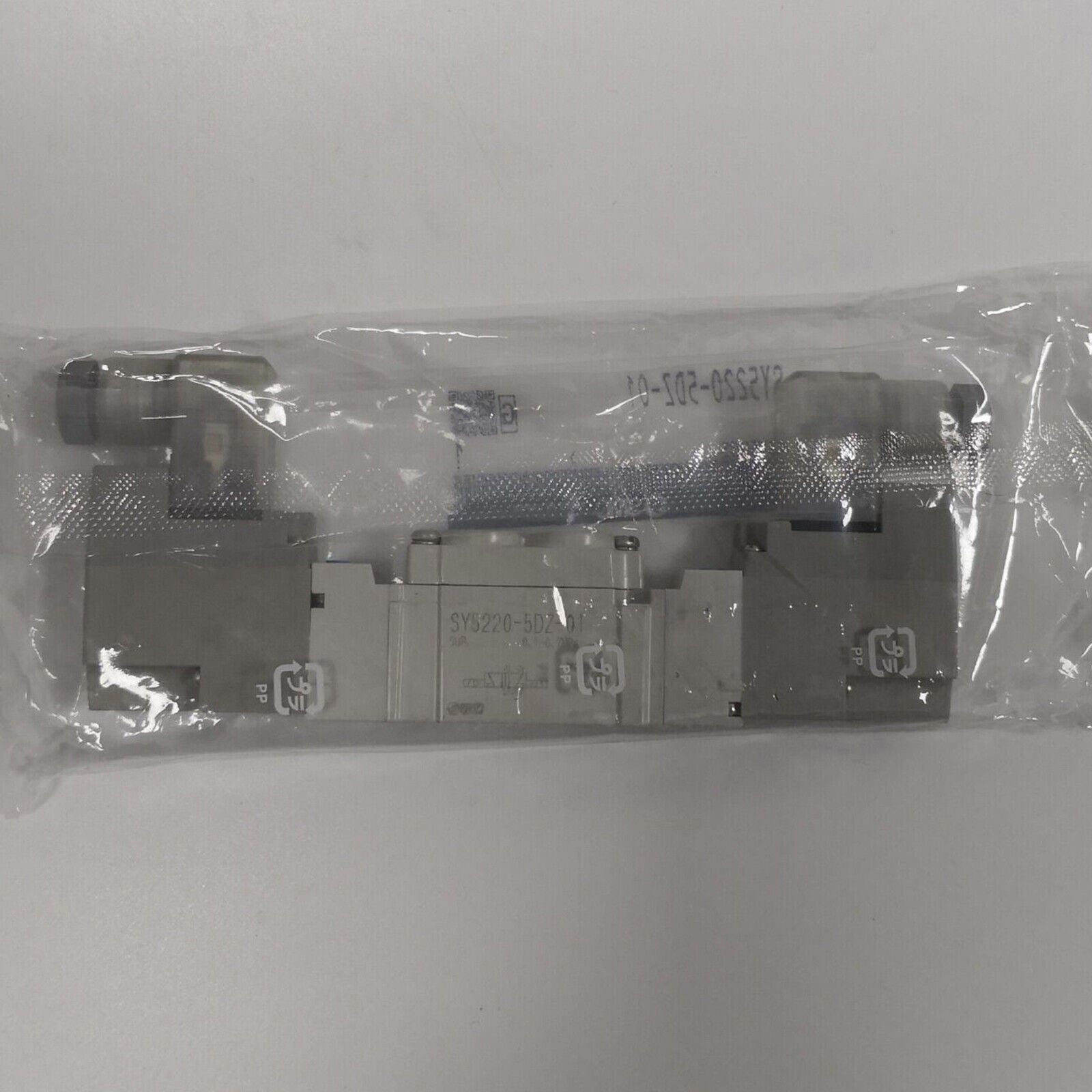 ONE SMC SY5220-5DZ-01 Solenoid Valve - SMC