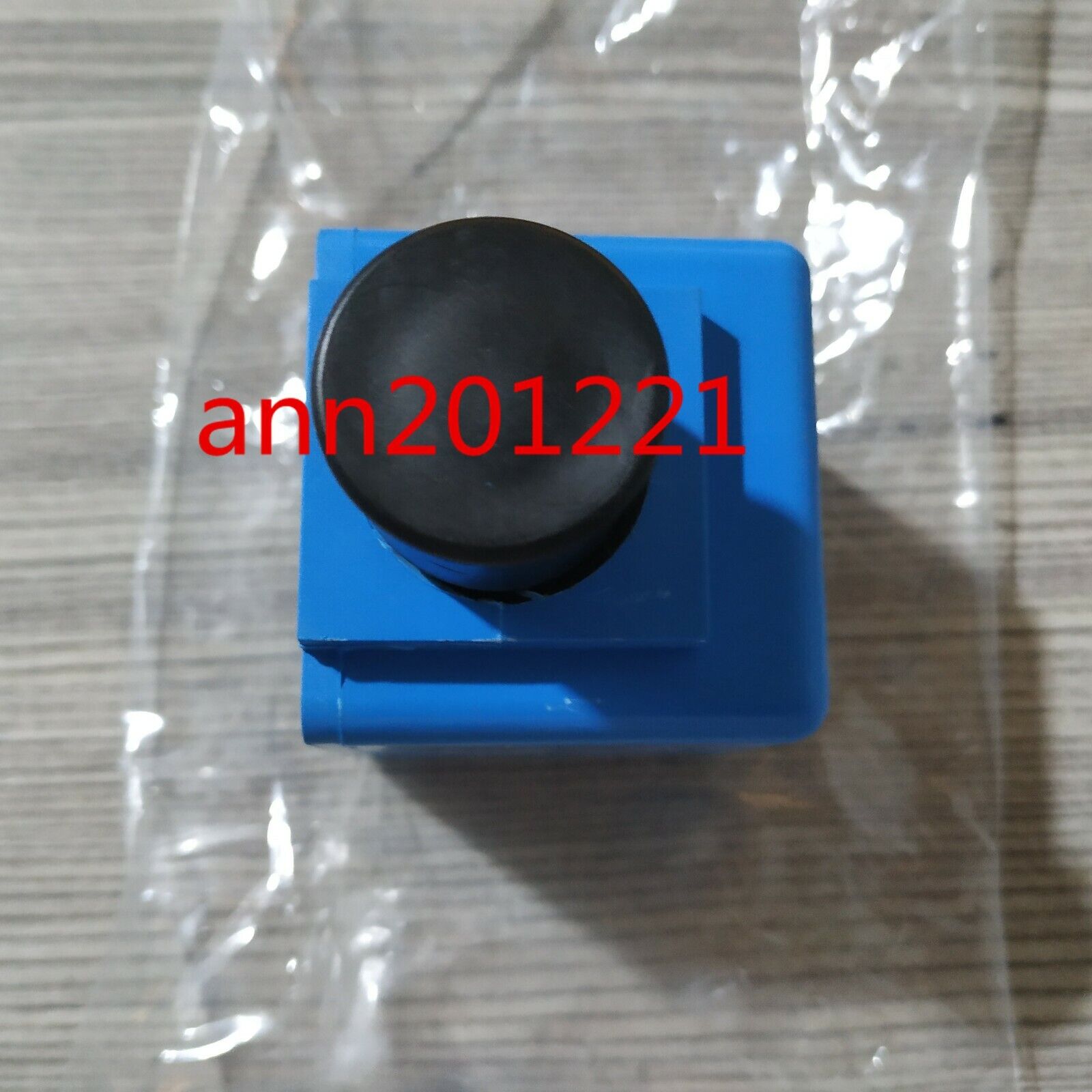 new 1PC 02-101728 VICKERS Coil - VICKERS