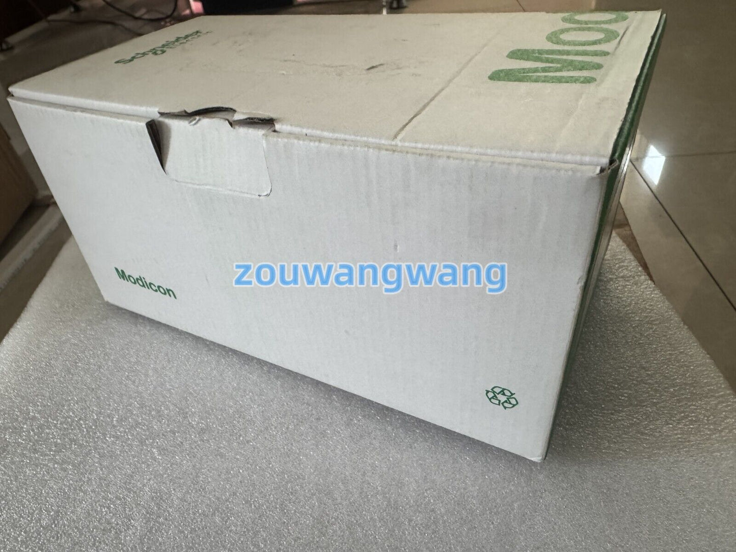 new TM241CE40U programmable logic controller module for fast deli