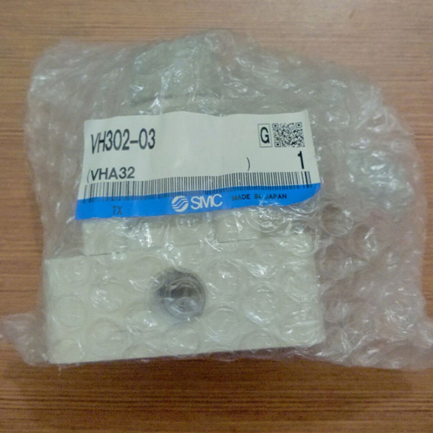 SMC pneumatic manual valve VH302-03 - SMC