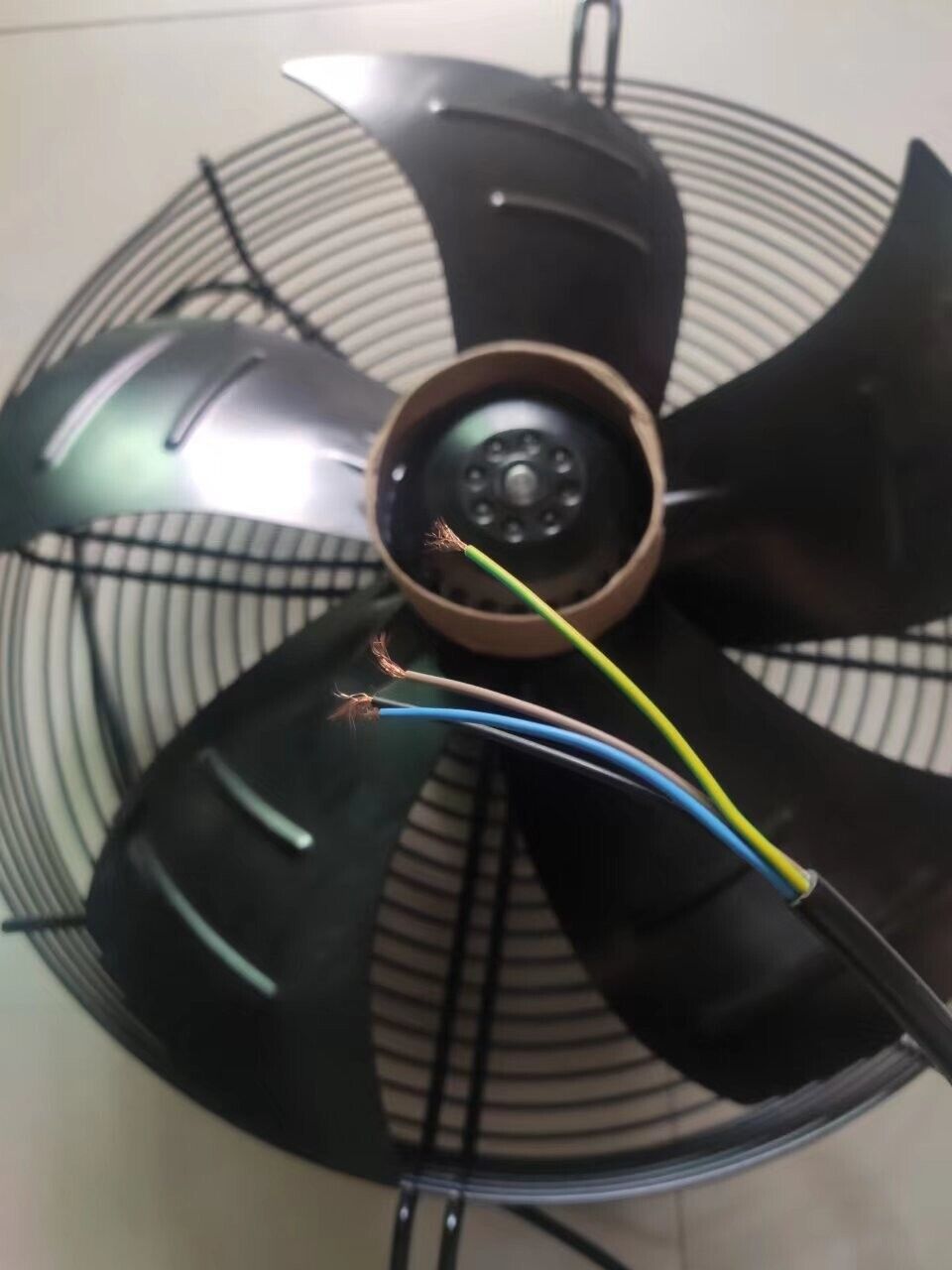 new 1 PCS ZIEHL-ABEGG Fan FN045-VDK.4I-V7P1 Axial fan equipment cooling fan 400V - ZIEHL-ABEGG