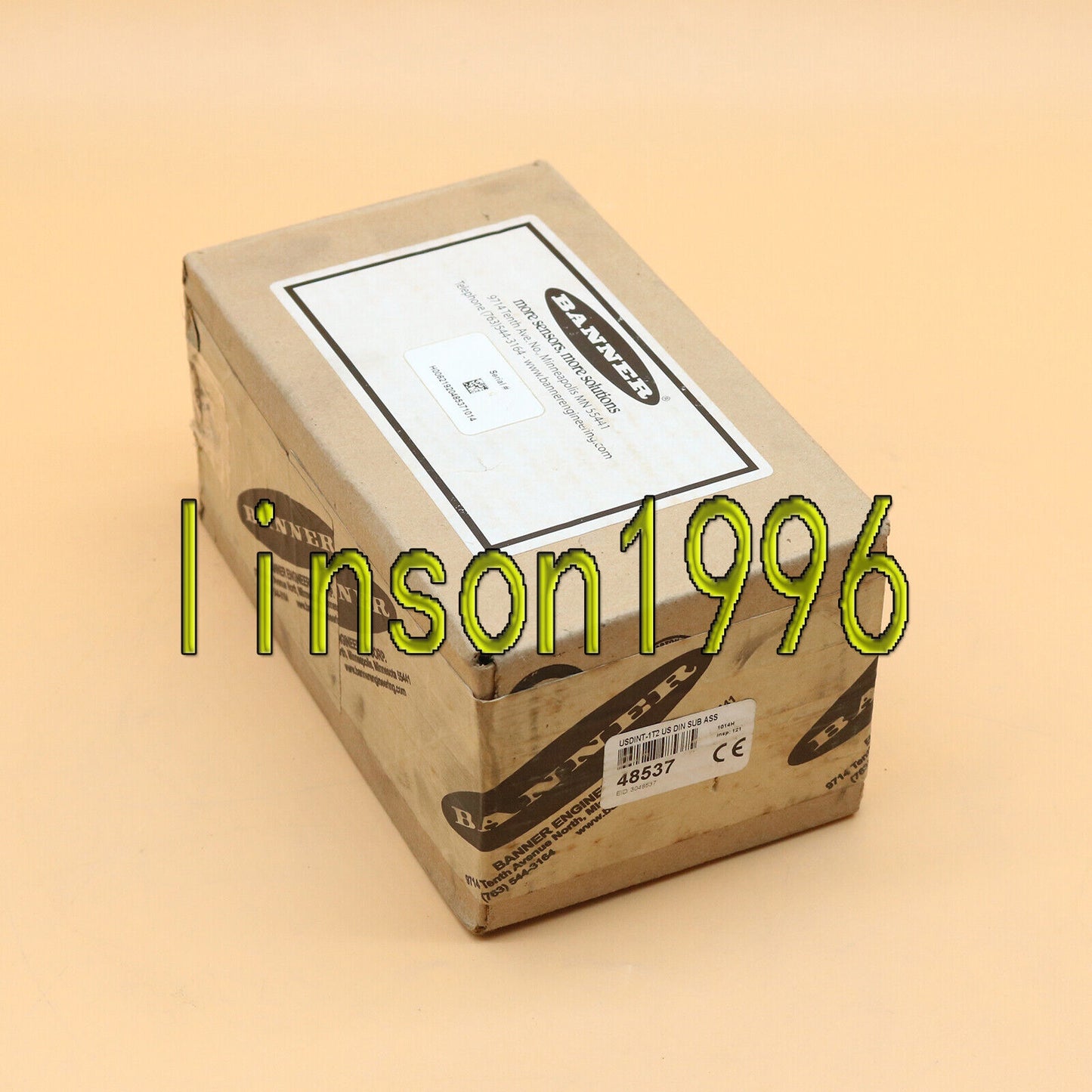 One BANNER Safety Light Curtain Controller - BANNER