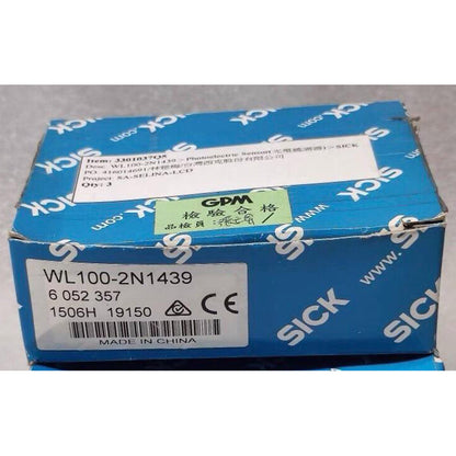 ONE Sick WL100-2N1439 Photoelectric sensor switch fast - SICK