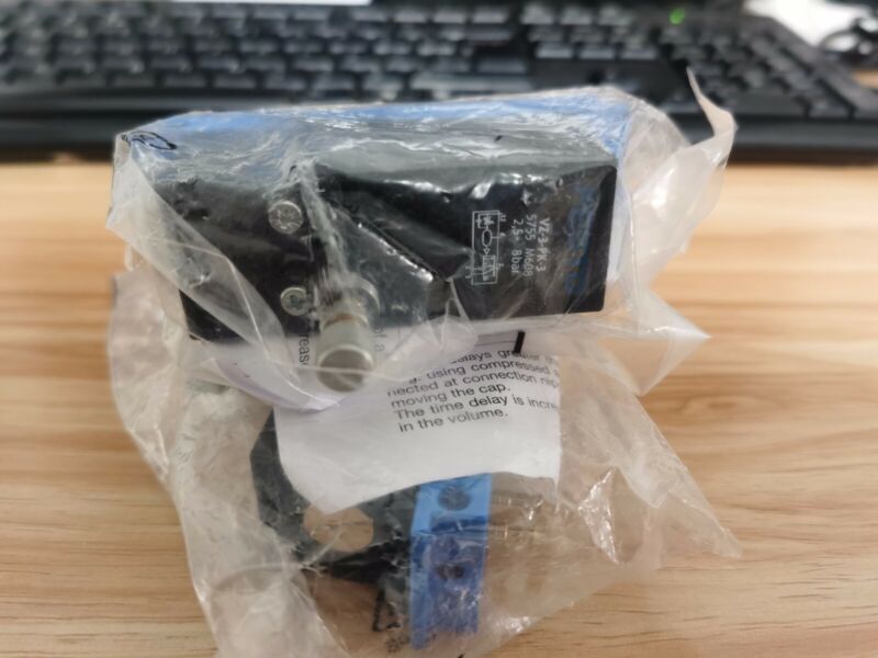 1PC Festo VZ-3-PK-3 5755 Solenoid Valve