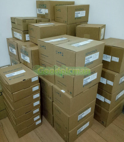 Yaskawa SGDV-1R6A01B Servo Drive SGDV1R6A01B (1Pcs)
