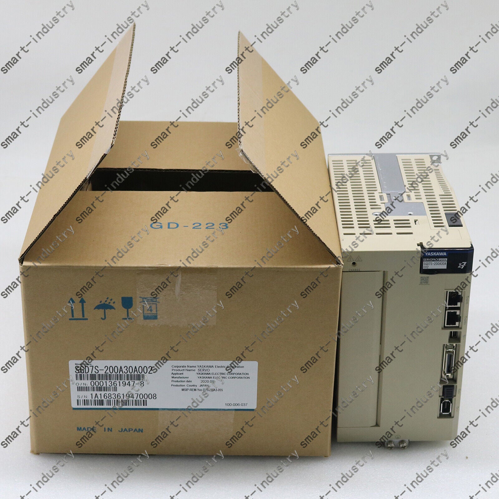 new  Yaskawa SGD7S-200A30A002 Servo Driver In Box