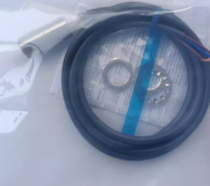 Omron E2EZ-X4D1-N 5M Proximity Sensor - OMRON