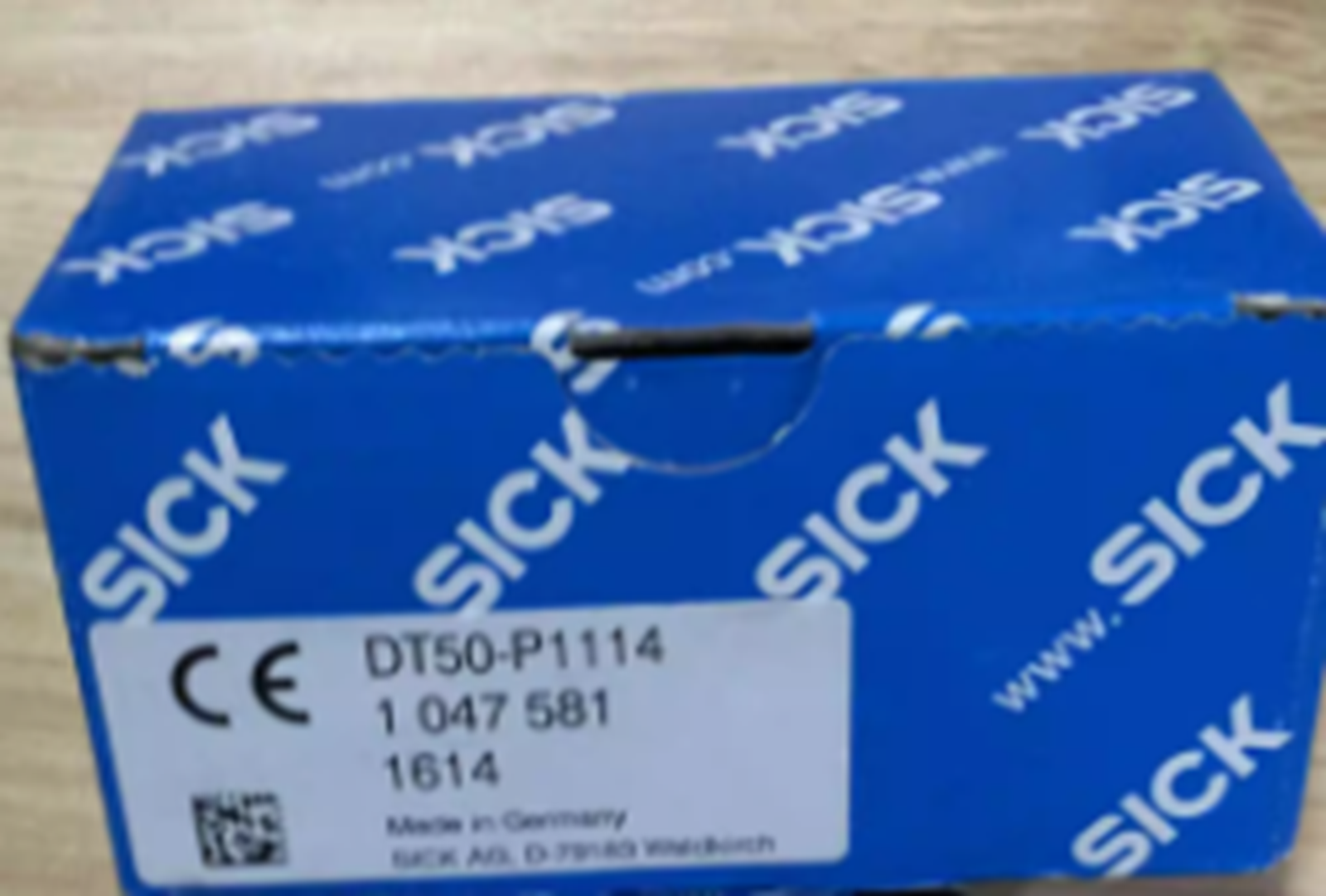 new  SICK DT50-P1114 DT50P1114 Mid Range Distance Sensors