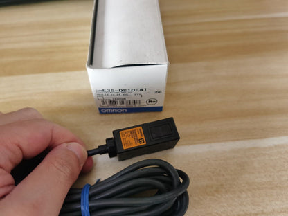 1PC Omron E3S-DS10E41 E3S-DS10E41 Photo Sensor Free Ship