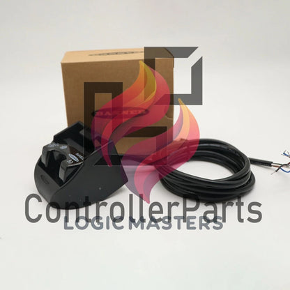 1PCS BANNER OTBVP6 W/Y MOMENTARY TOUCH BUTTON