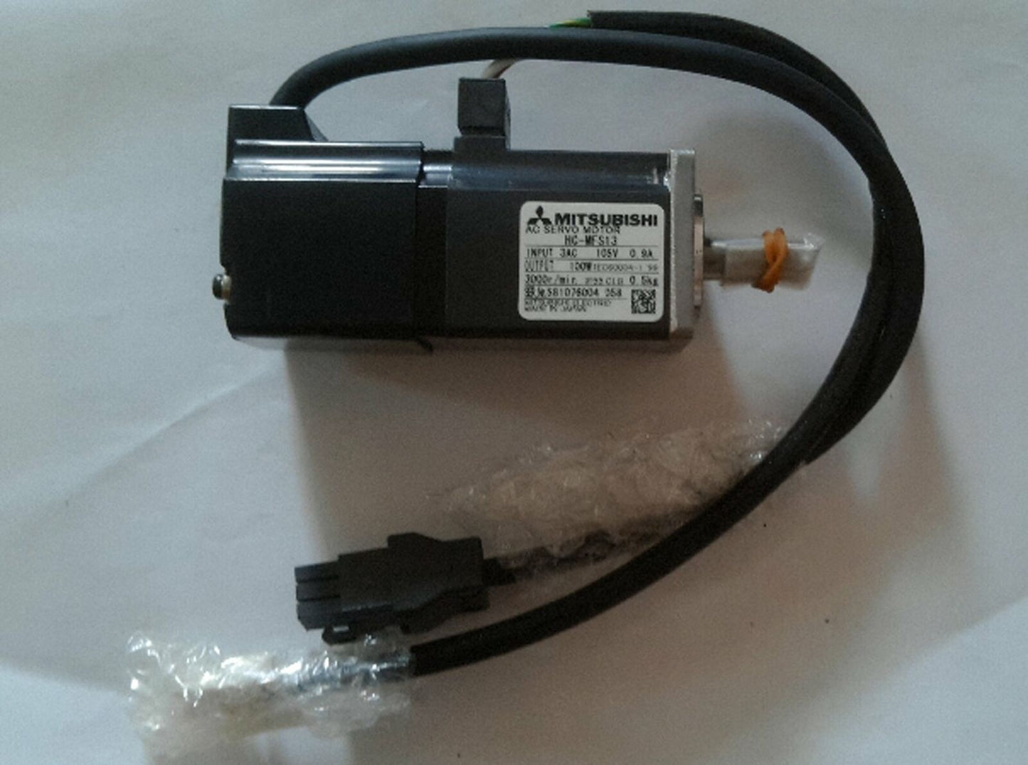 used ONE Mitsubishi AC SERVO MOTOR HC-MFS13 - MITSUBISHI