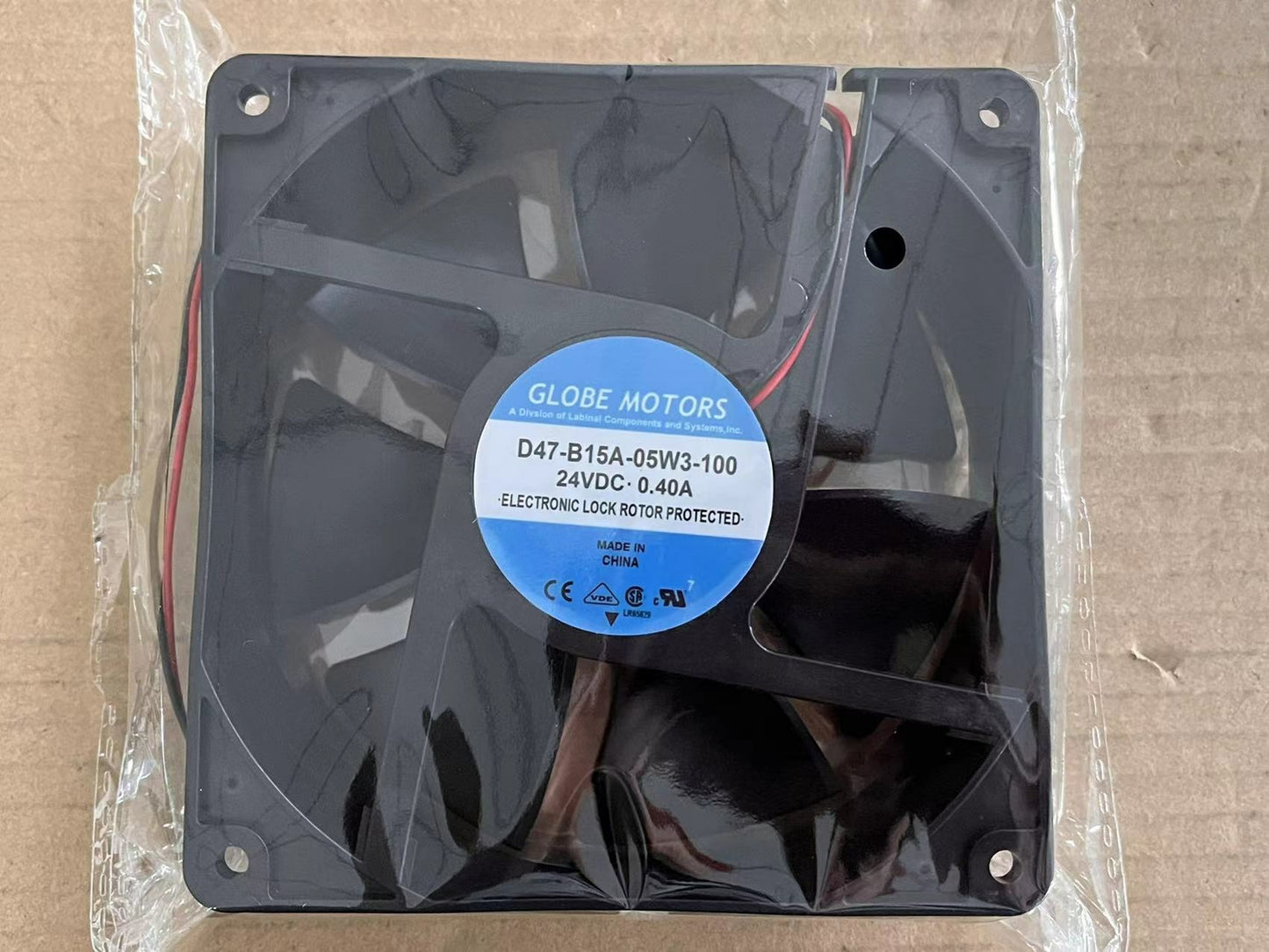 new GLOBE MOTORS D47-B15A-05W3-100 24V 0.40A 12cm inverter cooling fan