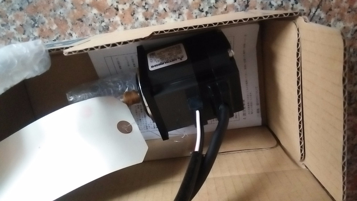 1PC MITSUBISHI AC SERVO MOTOR HC-UFS13D-S1