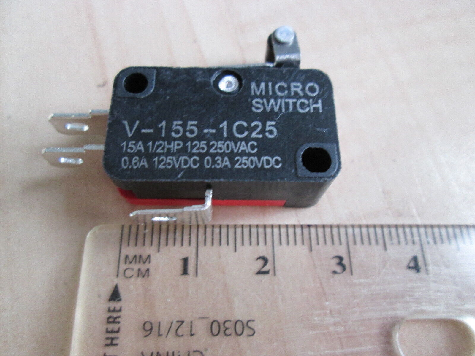 new 2pcs Micro Limit Switch V-155-1C25 Roller Lever 15A 125/250VAC