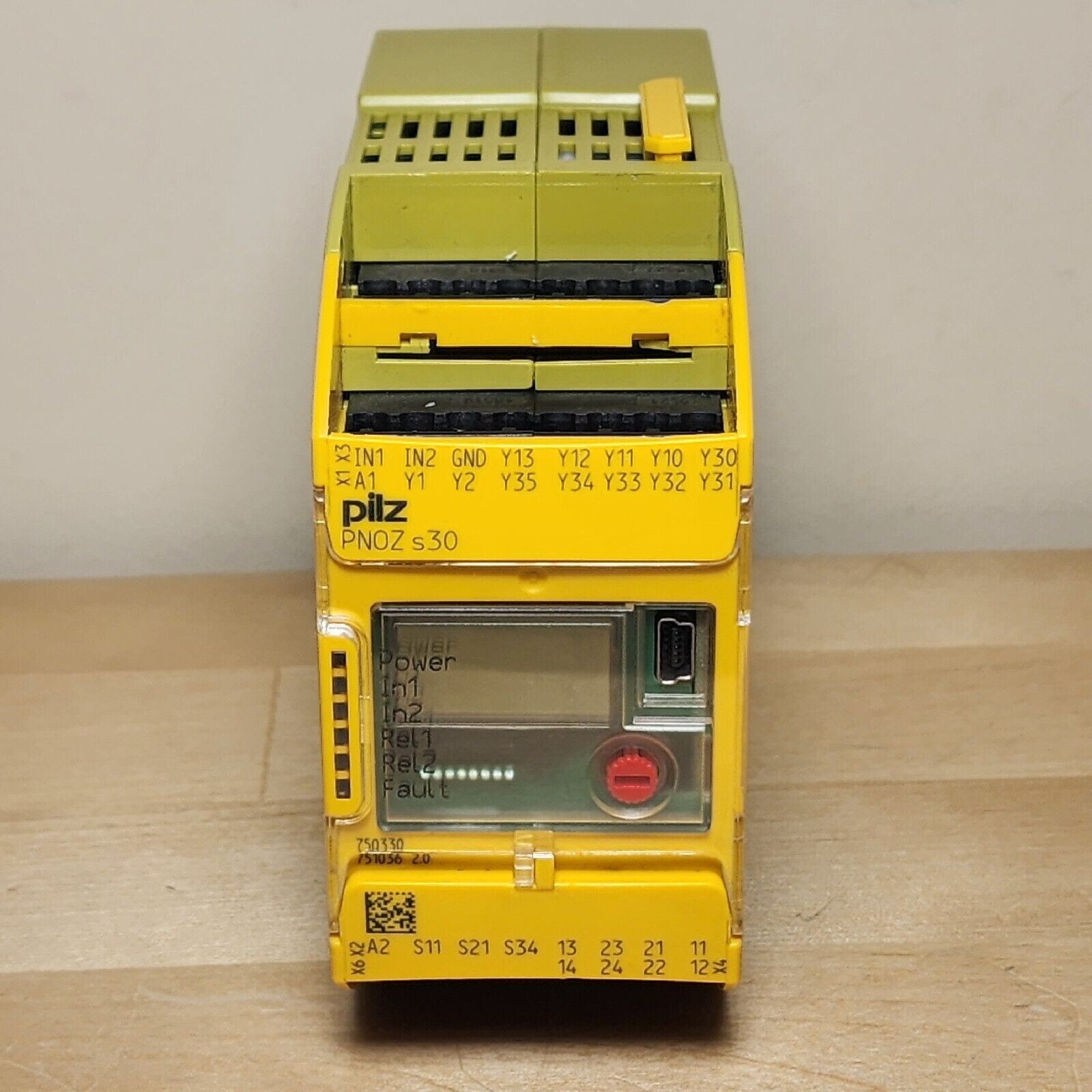 1PCS Pilz 750330 PNOZ Safety Relay, No Wire Terminals - PILZ