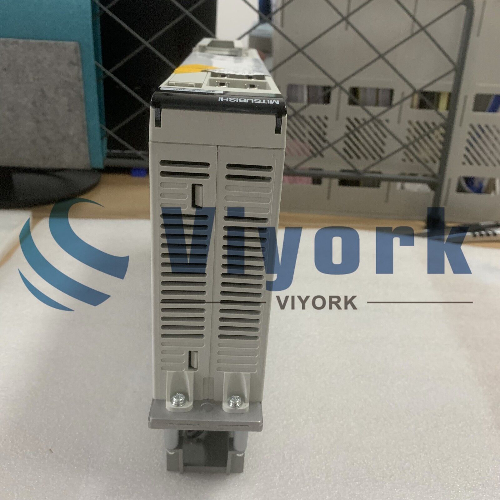 new Mitsubishi MDS-R-V2-2020 SERVO DRIVE - MITSUBISHI
