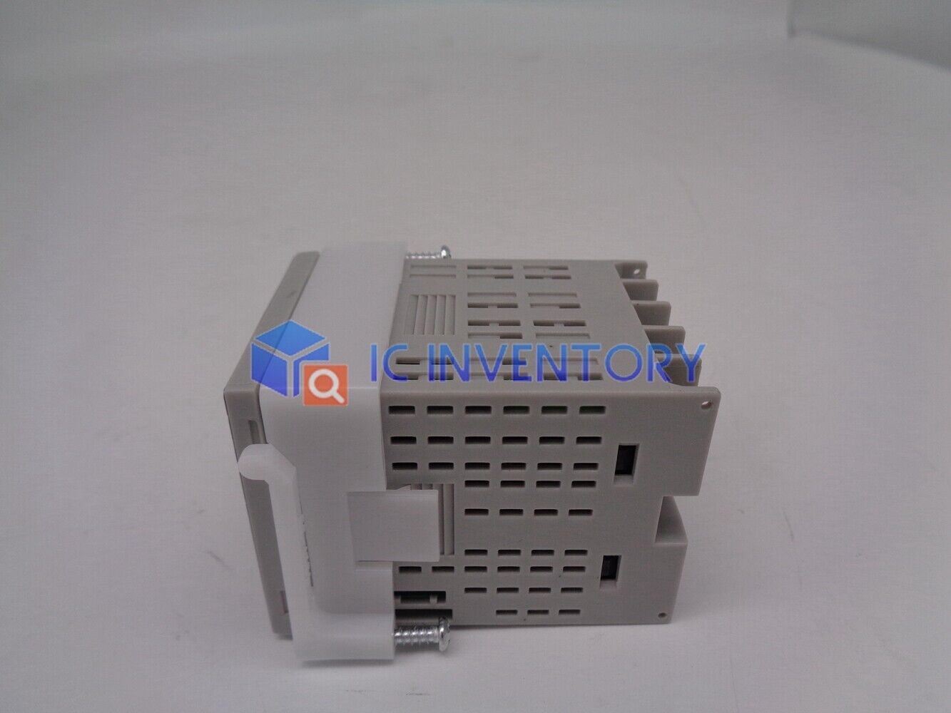 new 1PCS Omron Temperature Controller E5CWL-R1TC 100-240VAC In Box - OMRON
