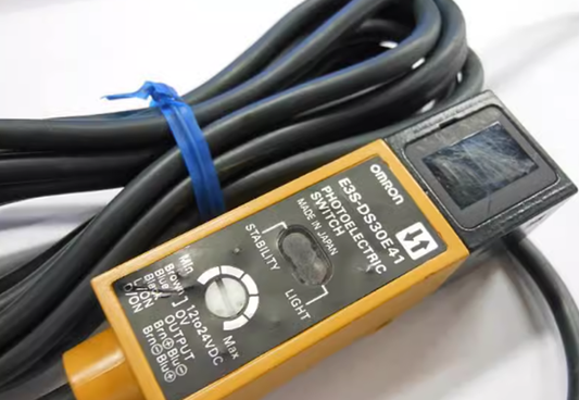 Omnion E3S-DS30E41 Photoelectric Switch 24VDC | 24V Direct Current Photoelectric Switch with 3 Second Hold-Off Time | Omnion E3S-DS30E41 | Omnion Photoelectric Switch E3S-DS30E41 - OMNION