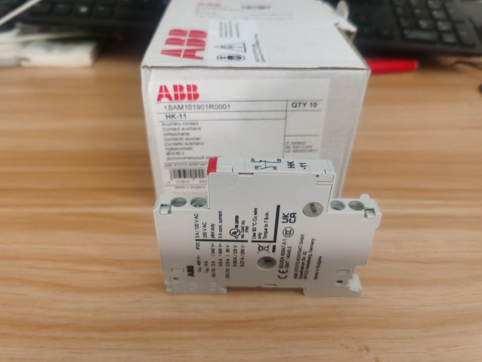 new 1PCS  ABB HK-11 1SAM101901R0001 AUXILIARY CONTACT 1NO+1NC