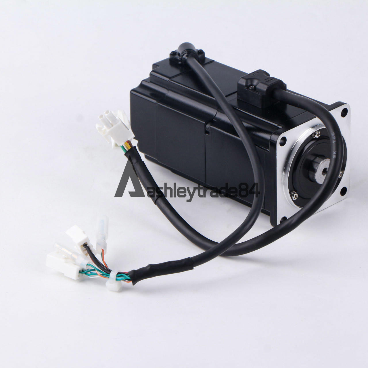 ONE YASKAWA SERVO MOTOR SGMAV-02ANA-YR13