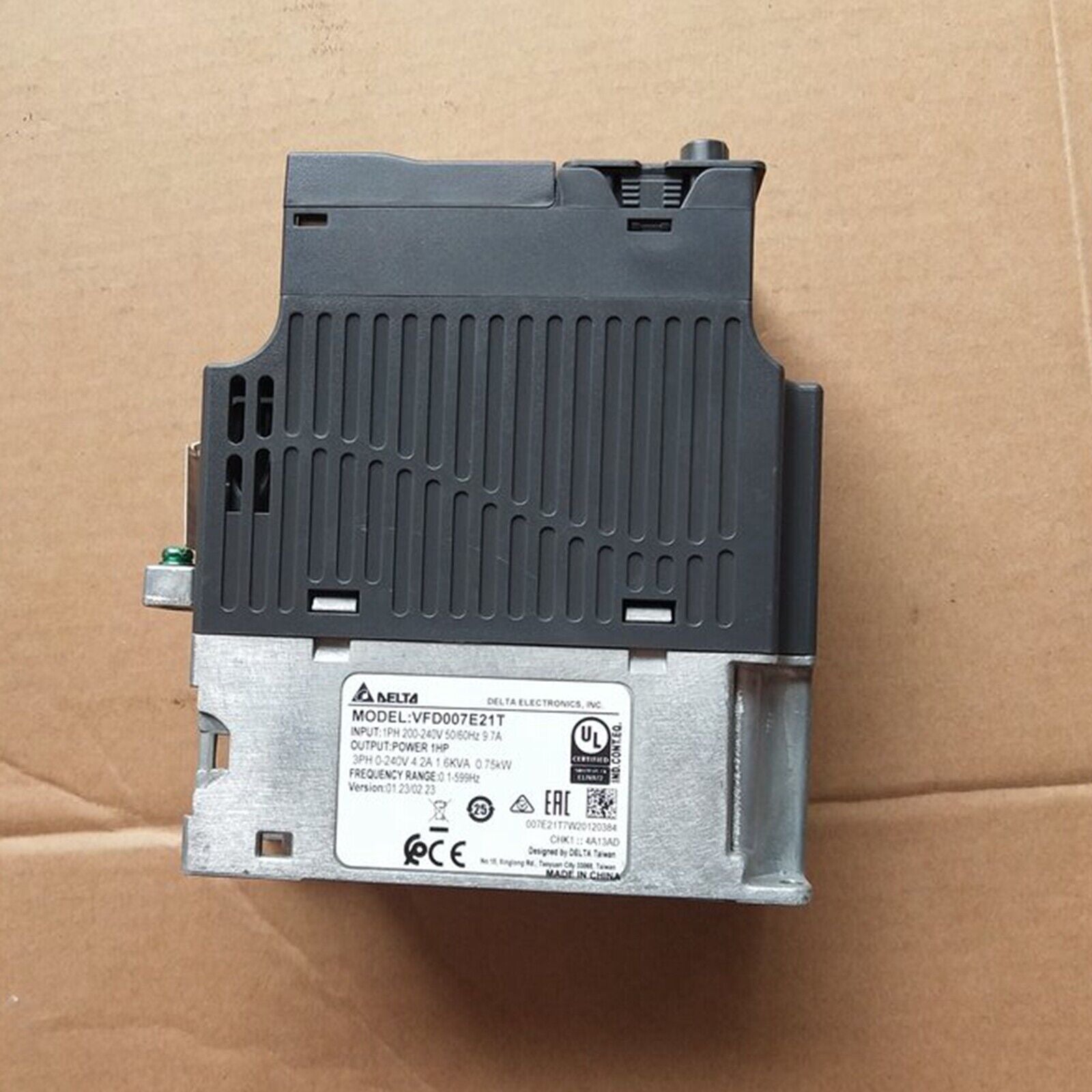 new  DELTA VFD007E21T Inverter 220V DELTA