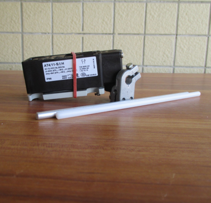 new 1PCS Eaton Moeller AT4/11-S/I/H AT4-11-S-I-H Position Switch - EATON MOELLER