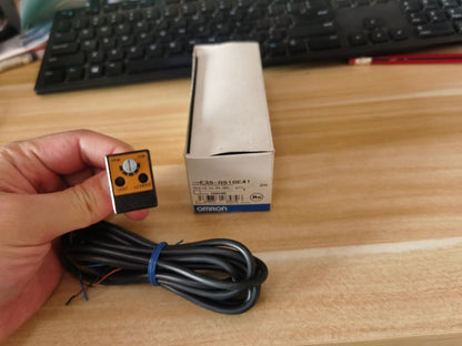 1PC Omron E3S-DS10E41 E3S-DS10E41 Photo Sensor Free Ship