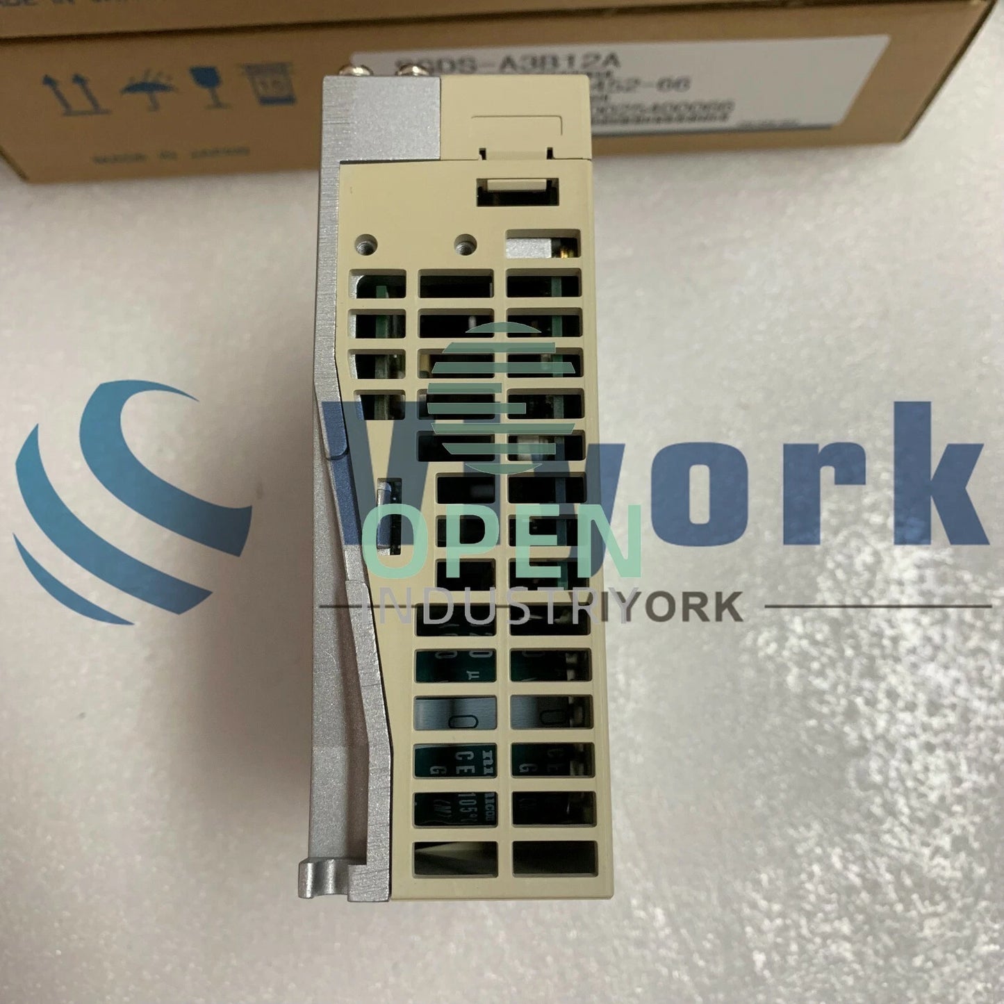 1PCS Yaskawa SGDS-A3B12A 1AMP 3PHASE 115VAC 30W
