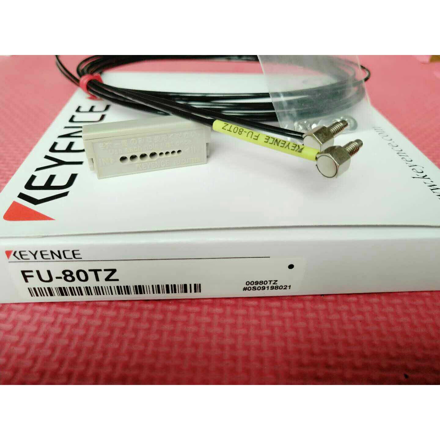 New One KEYENCE Fiber Optic Sensor FU-80TZ - KEYENCE