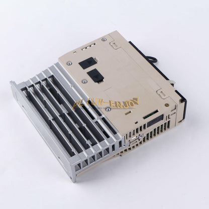 new ONE Yaskawa Servo Drive SGD7S-2R8AA0A - YASKAWA