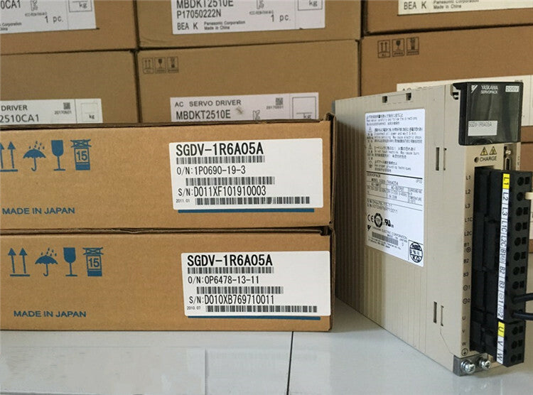 1PC YASKAWA AC SERVO DRIVER SGDV-1R6A05A
