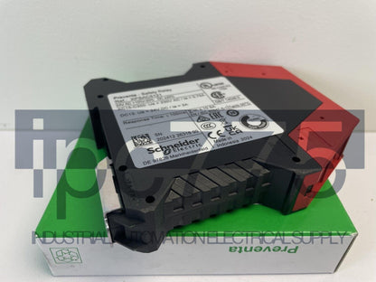New Schneider XPSAC5121 Safety Relay with Box - SCHNEIDER