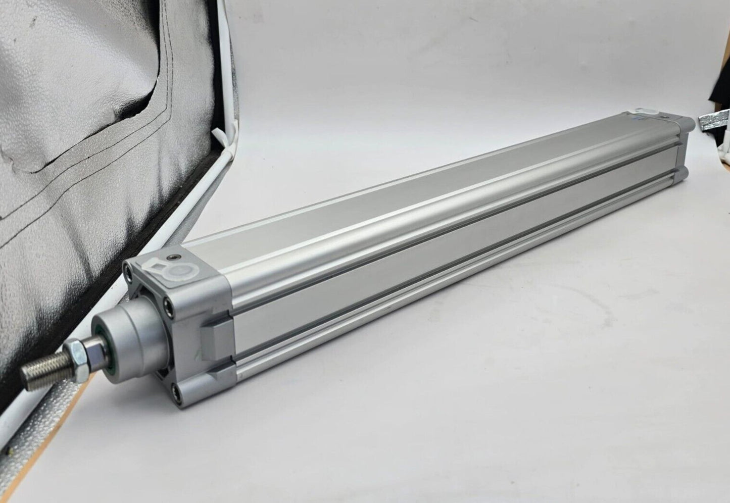Festo DNC-63-500-PPV-A Pneumatic Cylinder 163412 12 bar 63mm Bore 500mm Stroke