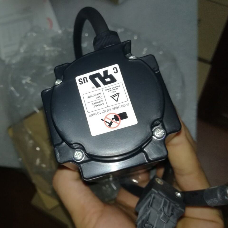 1PC GYS201D5HB2Z17 Servo Motor - FUJI