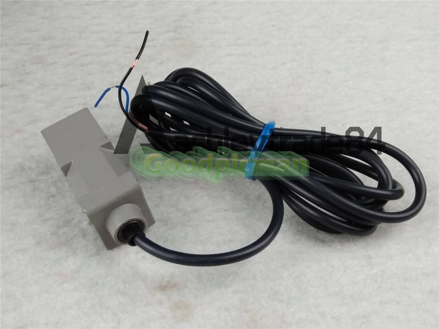 E3S-CR11 10-30VDC Omron Photoelectric Switch 1Pcs/