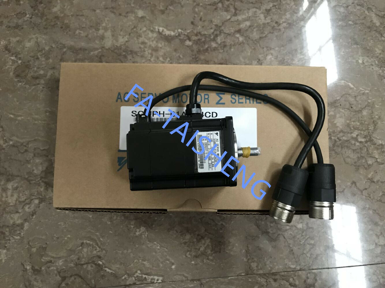 1PC YASKAWA SERVO MOTOR SGMPH-01AAE4CD - YASKAWA