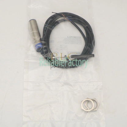 XT118B1PAL2 For Proximity Capacitive Sensor Cyl M18 12~24V Sn 5mm #XP 1PC