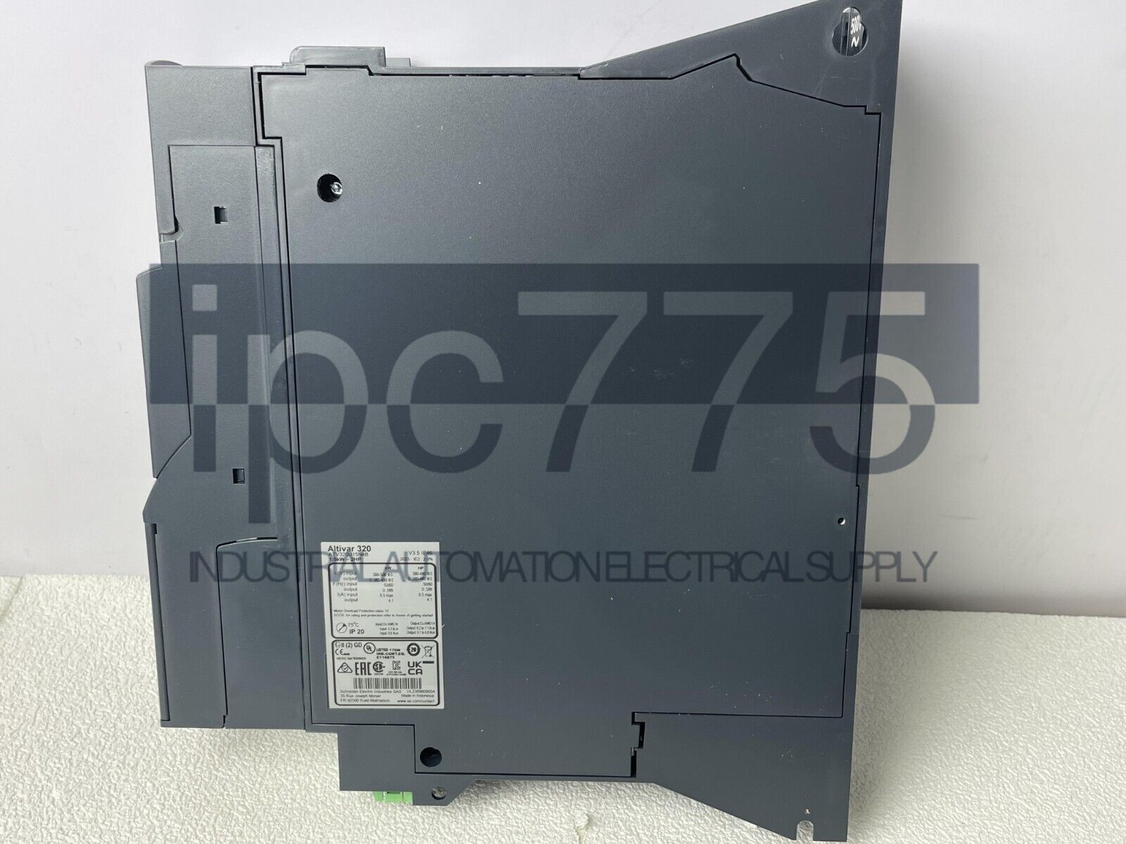 SCHNEIDER ATV320U15N4B Frequency Converter with Box 1.5kW 380-500V - SCHNEIDER