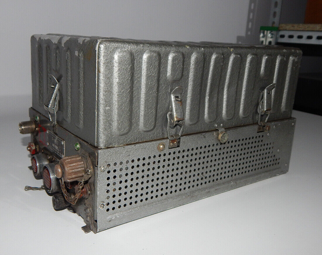 Used Radio R-860: Aircraft Radio Station Rarity - AVIATEK