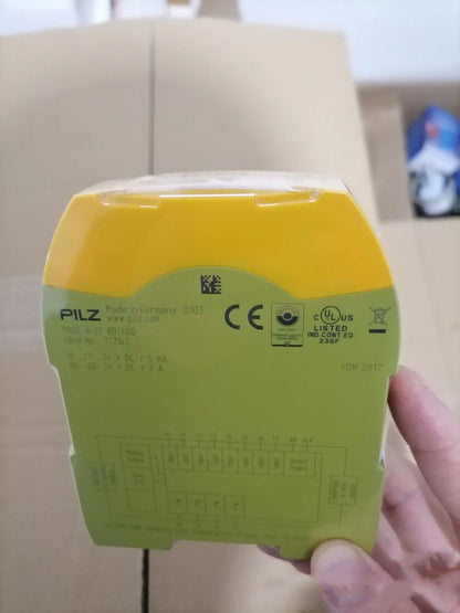 Pilz safety relay PNOZ m EF 8DI4DO 772142 772142 New in Box - PILZ