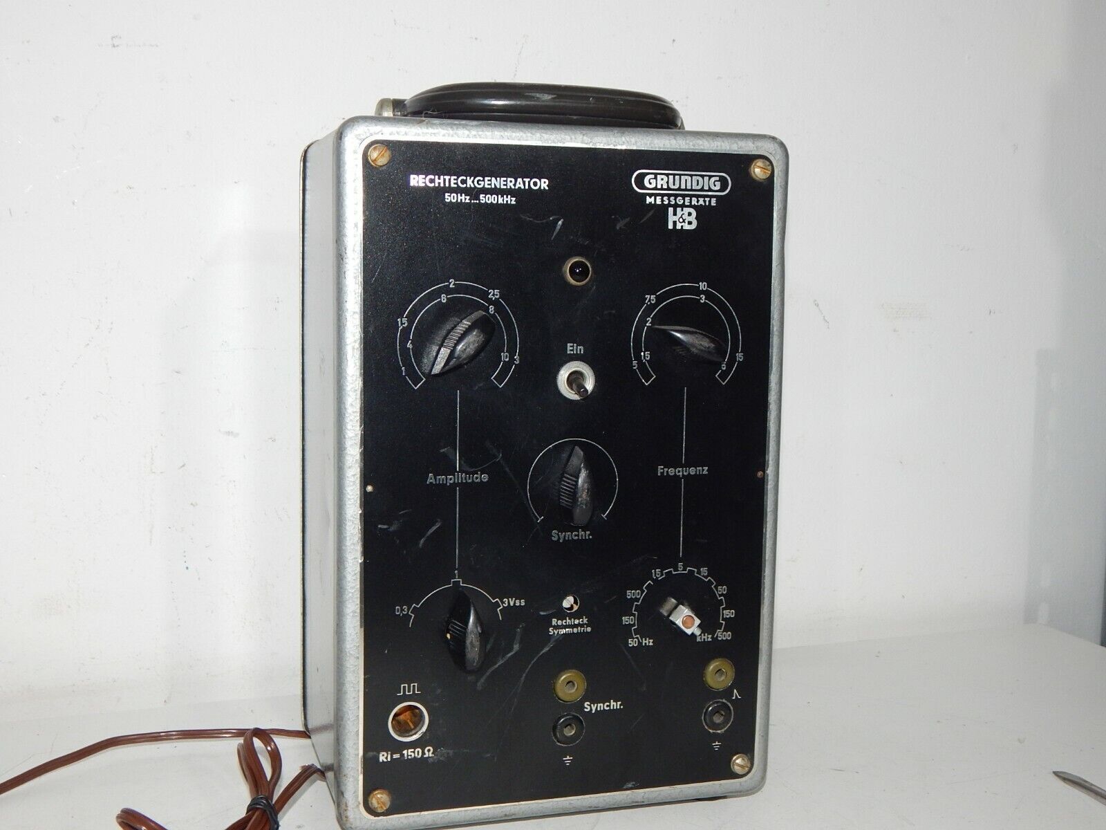 Used Generator GRUNDIG Type 221 Square Wave Generator Measuring Device - GRUNDIG