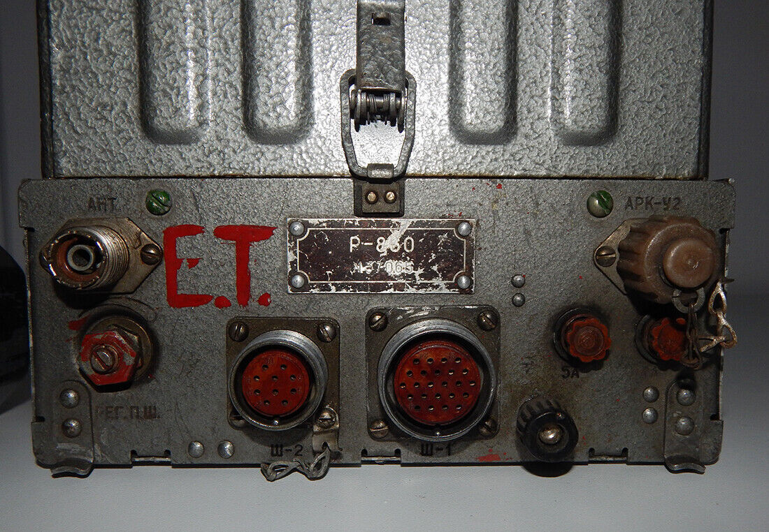 Used Radio R-860: Aircraft Radio Station Rarity - AVIATEK